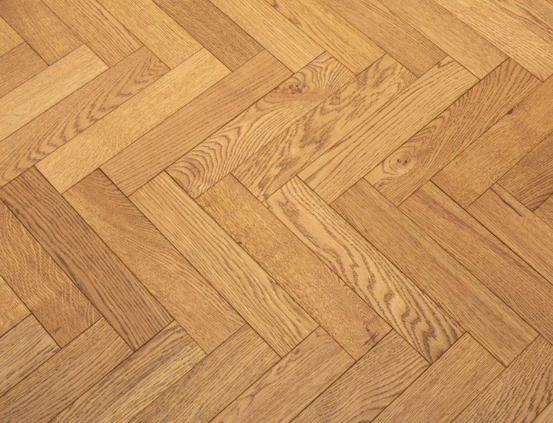 Moors engineered herringbone oak - Image 3